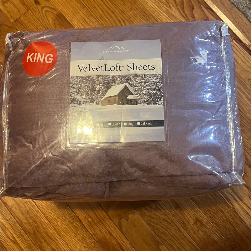 Velvet Loft King Sheets in Lavender